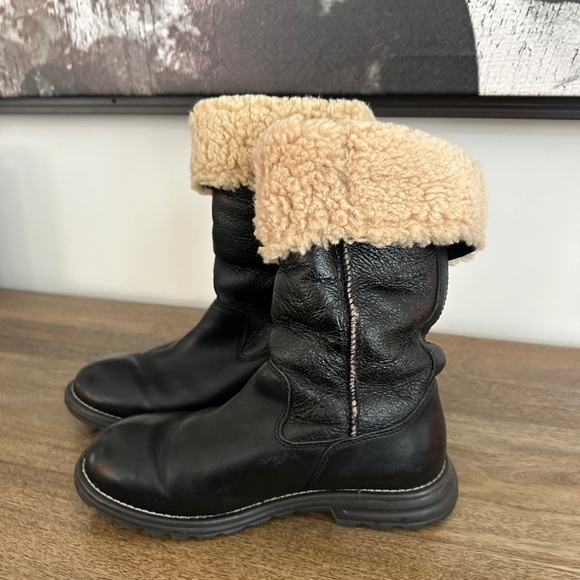 UGGS Women’s Black Leather Boots - Picture 9 of 11